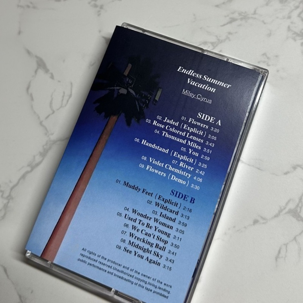 Miley Cyrus Cassette Tape | En - đánh giá và giá Audio Music Free